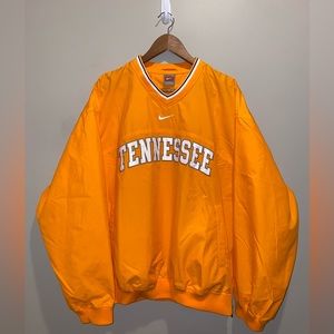 Vintage Tennessee Nike Windbreaker size large. Nike Team tag